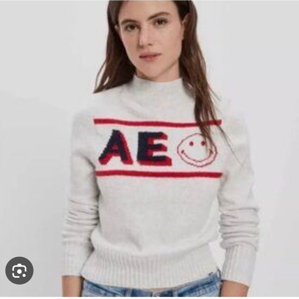 American Eagle Light Gray Smiley Graphic Mockneck Sweater - Size XS